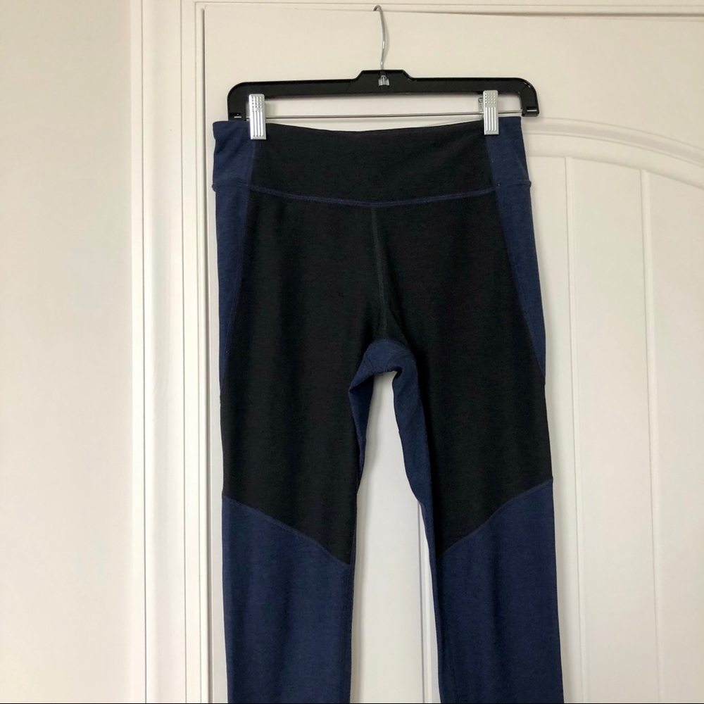 Outdoor Voices Black/ Blue Two Tone 7/8th leggings